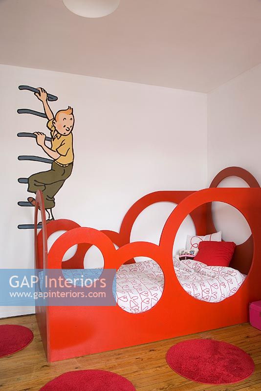 Chambre d'enfant moderne avec peinture murale Tin Tin