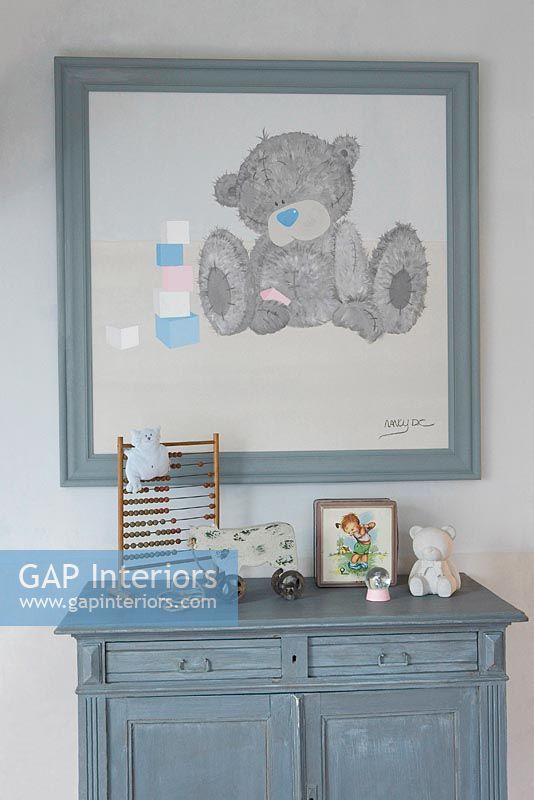 Commode de chambre d'enfant avec des illustrations d'ours en peluche