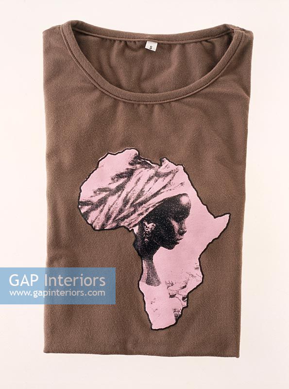 Chemise avec un logo de l'Afrique