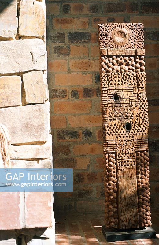 Sculpture en bois ethnique