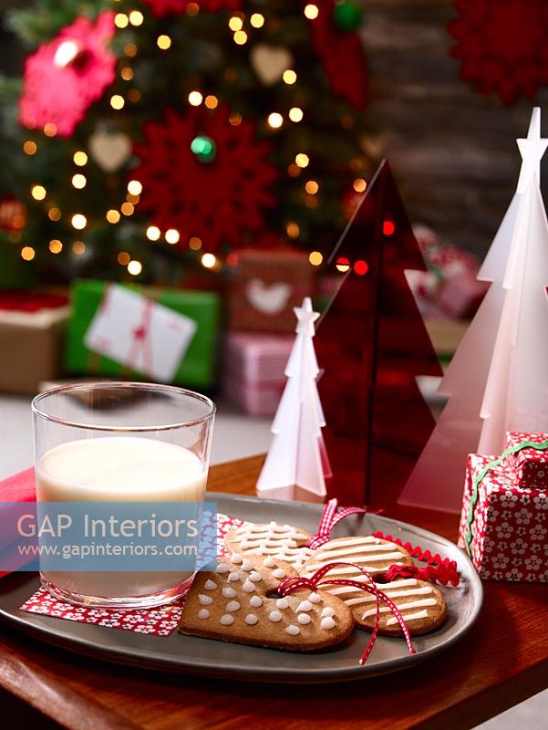 Biscuits de Noël au lait et décorés