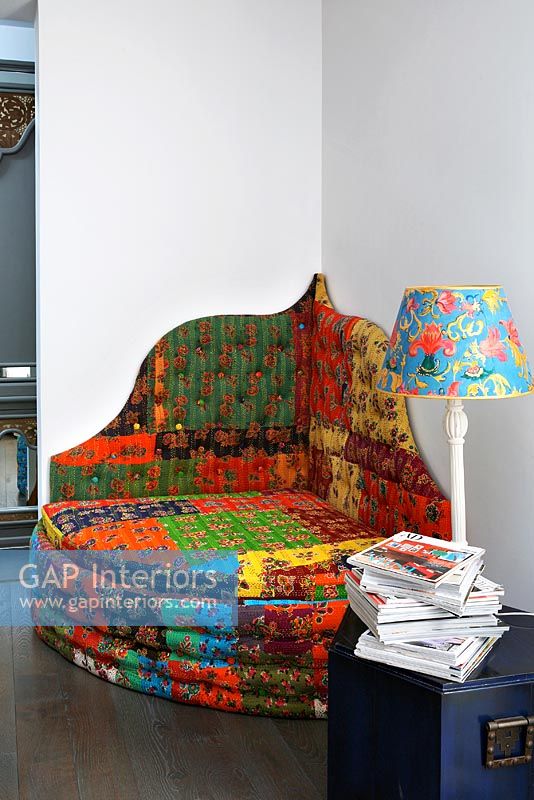 Canapé d'angle de style oriental coloré