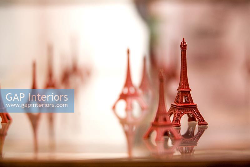 Affichage des tours Eiffel miniatures