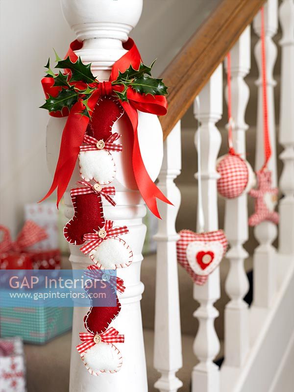 Escalier avec décorations de Noël