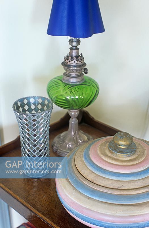 lampe à huile et vases décoratifs