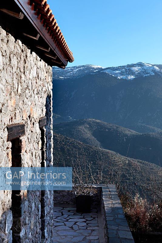 Maison traditionnelle avec vue sur la montagne