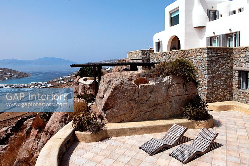 Villa grecque avec terrasse