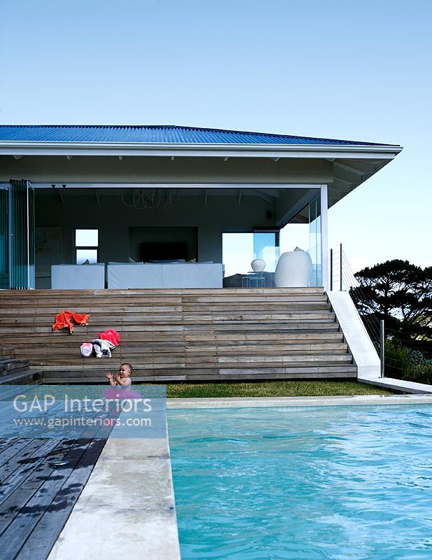 Maison contemporaine avec piscine