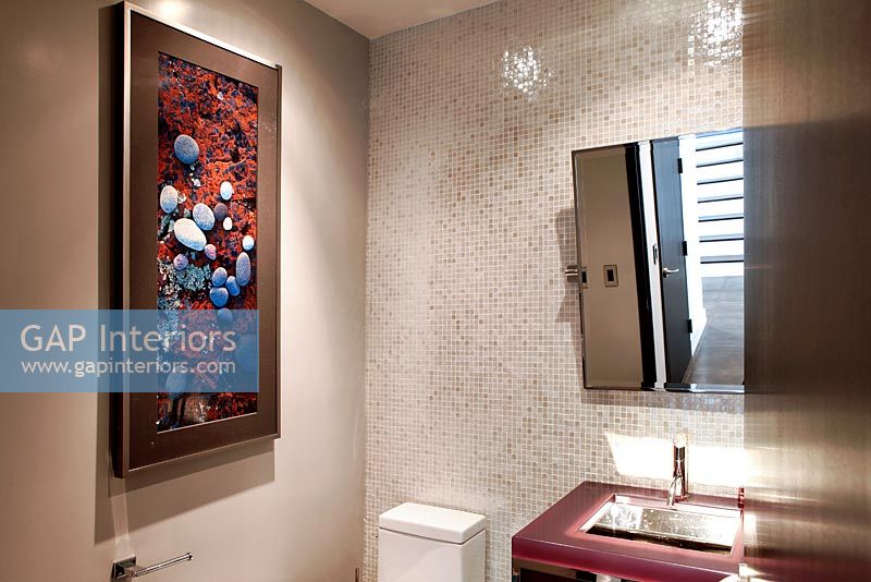 Salle de bain moderne avec des illustrations