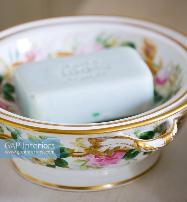 Bol à savon en porcelaine vintage