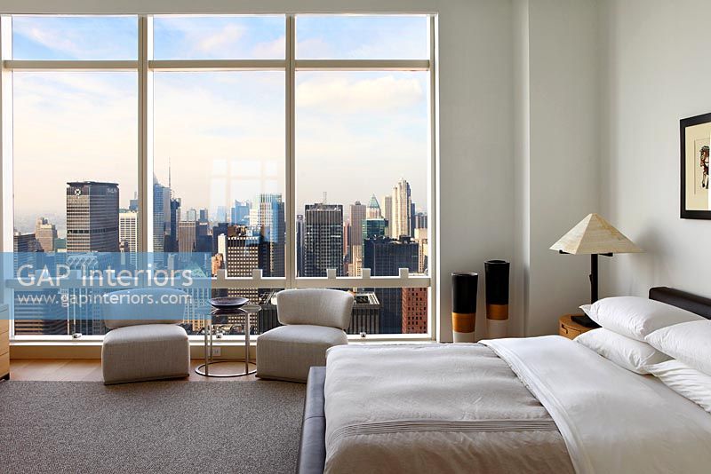 Chambre moderne avec vue sur New York