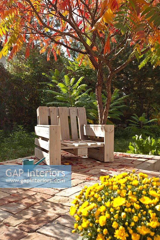 Chaise de jardin en bois faite de palettes