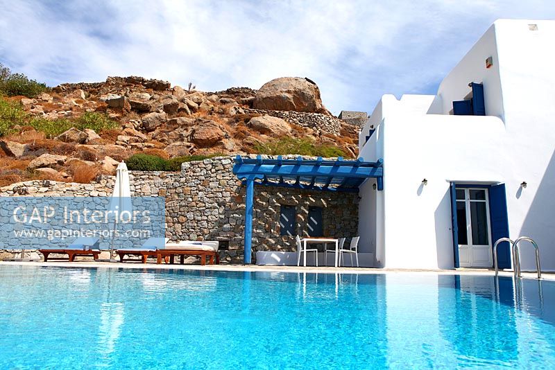 Villa grecque traditionnelle et piscine