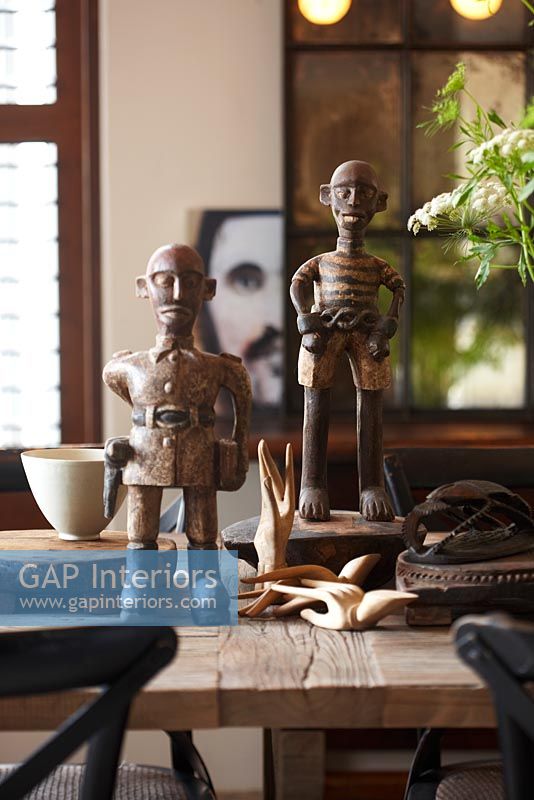 Figurines en bois