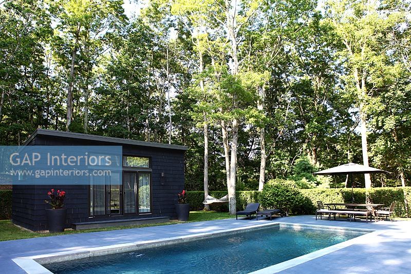 Maison d'été moderne près de la piscine
