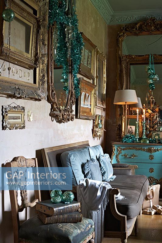 Salon vintage décoré pour Noël