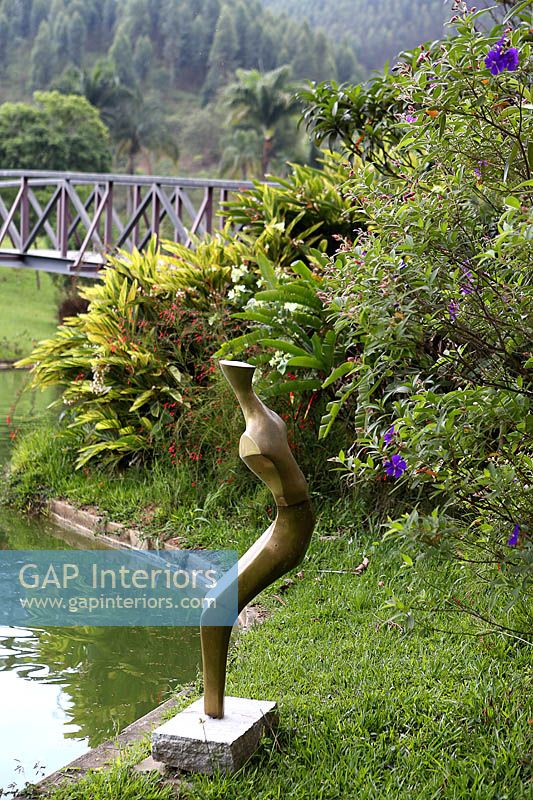 Sculpture de jardin moderne