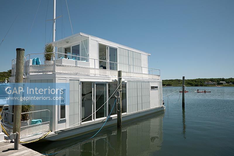 Maison de bateau contemporaine