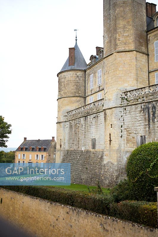 Vue du château de Montmirail