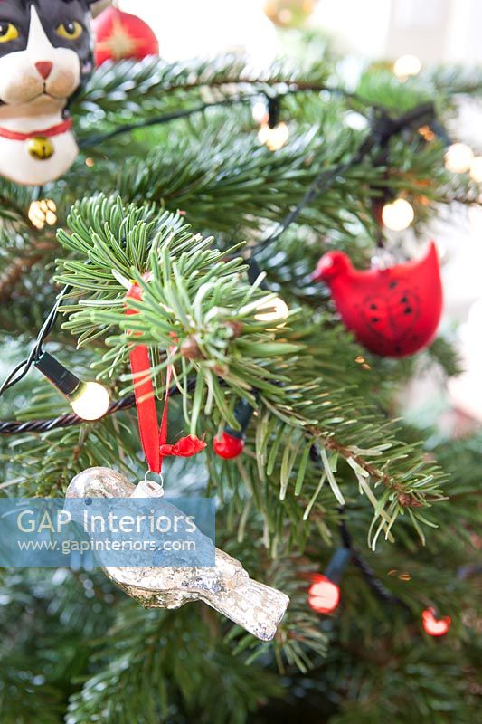 Détail de la décoration de Noël sur l'arbre