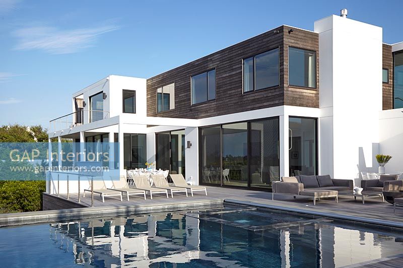Maison moderne et piscine
