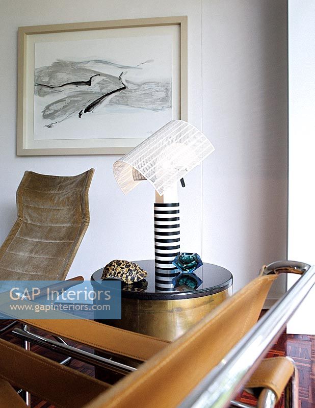 Lampe de table décorative dans un salon moderne