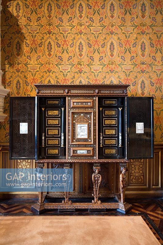 Cabinet ancien château de Chenonceau. Loire. France
