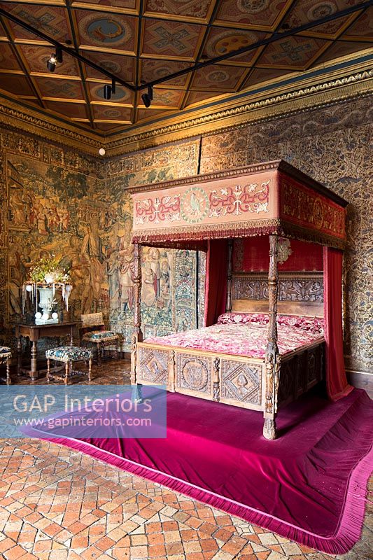 Chambre traditionnelle du château de Chenonceau. Loire. France
