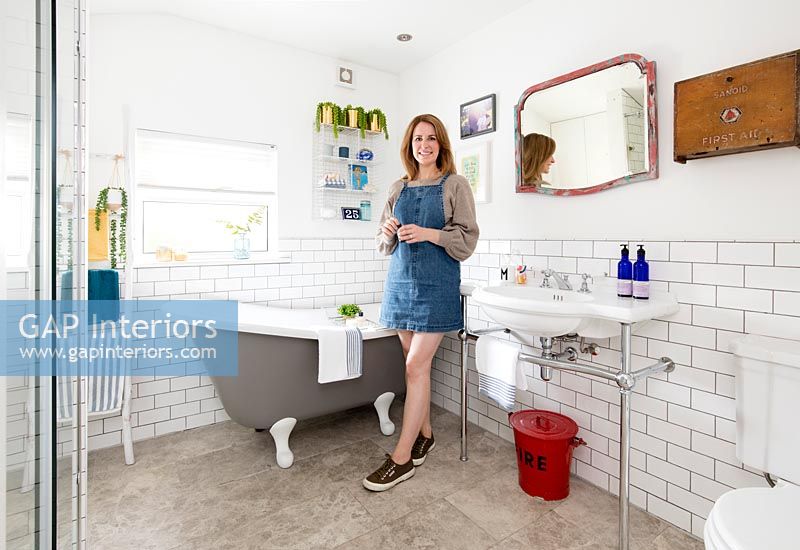 Portrait de fonctionnalité de relooking de salle de bains moderne-vintage-vintage