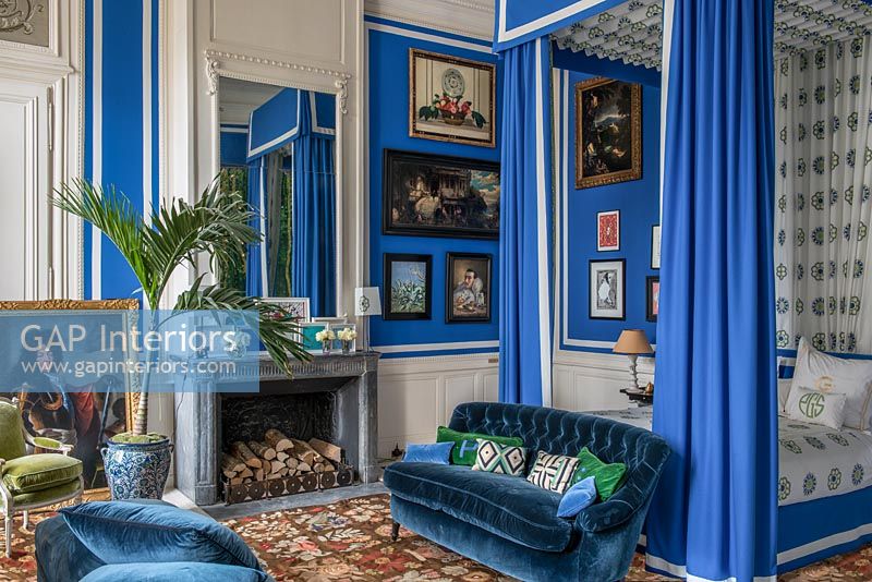 Chambre classique bleu et blanc