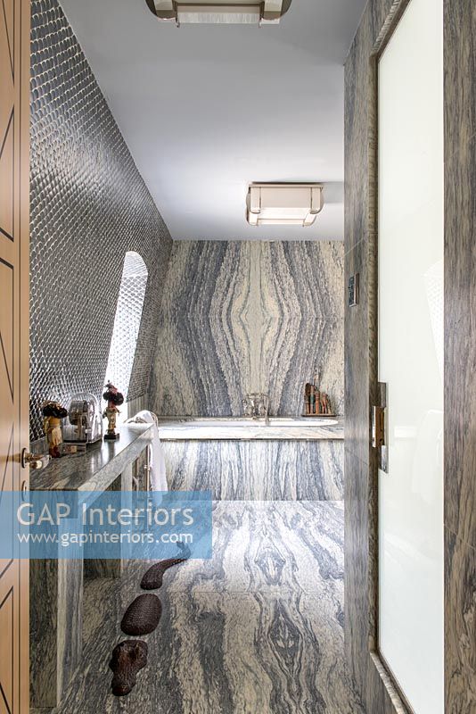 Salle de bain moderne en marbre gris inhabituelle