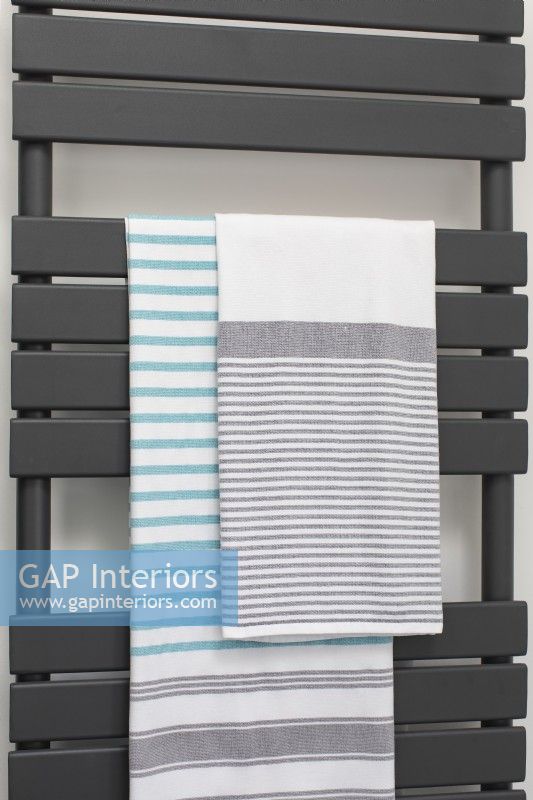 Sèche-serviettes contemporain gris