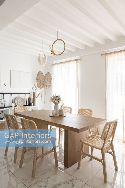 Neutrally decorated dining room