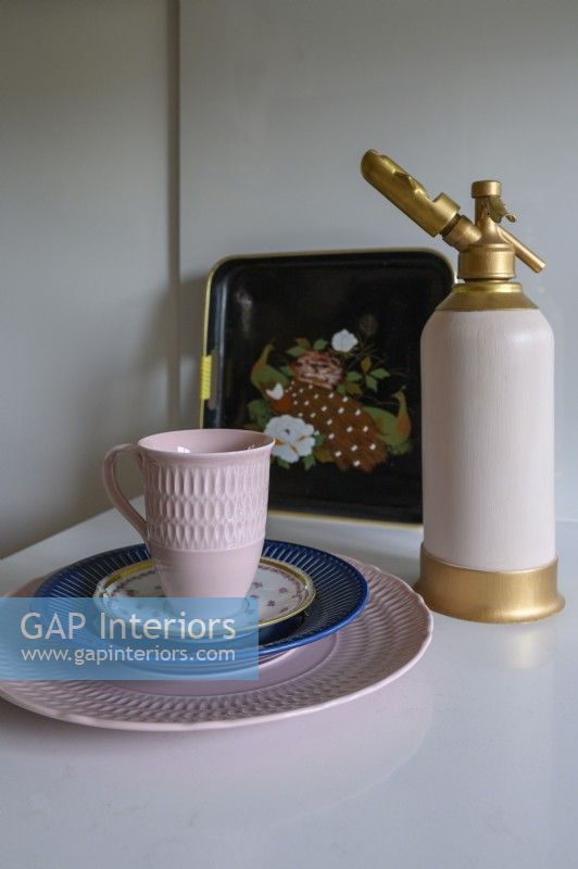 Pink decorative dishes