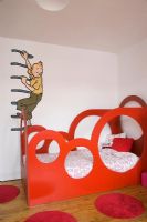 Chambre d'enfant moderne avec peinture murale Tin Tin