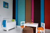 Chambre pour enfants avec mur caractéristique