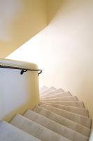 Escalier courbe blanc