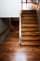 Escalier en bois dur moderne
