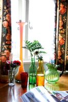 Collection de vases colorés