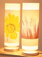 Deux lampes florales côte à côte