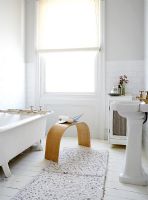 Salle de bain blanche moderne