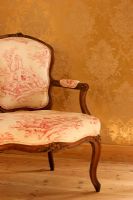 Chaise vintage tapissée de tissu Toile
