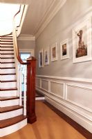 Couloir et escalier classiques