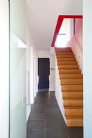 Couloir et escalier modernes