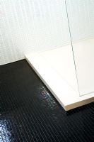Plancher de salle de bain contemporain