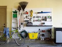 Vélo et outils dans le garage