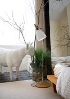 Sculpture de moutons dans une chambre moderne