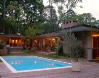 Maison moderne et piscine