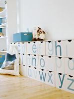 Chambre pour enfants avec tiroirs alphabet