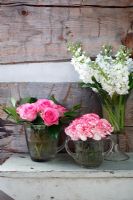 Groupe de vases à fleurs
